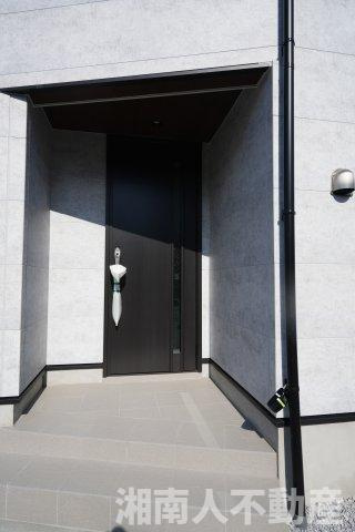 藤沢市川名１丁目１新築戸建の玄関|きれいな玄関です