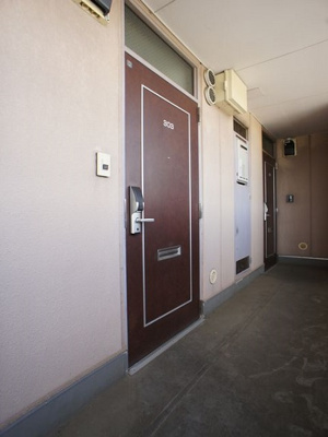 【セキュリティ】 | グロスU21 | しっかりした玄関扉です。♪