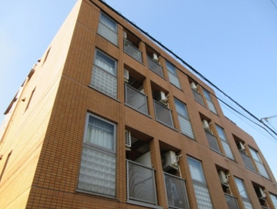 【外観】 | ハウスリンデ | 鉄筋コンクリート造のがっちりとした建物。