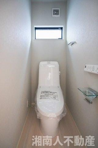 藤沢市川名１丁目１新築戸建のトイレ|落ち着いたトイレです
