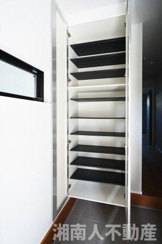 藤沢市川名１丁目１新築戸建の収納|こまごまとしたものを収納できそうですね