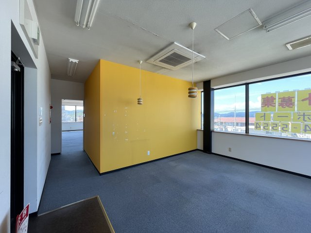 登竜ビルの内装