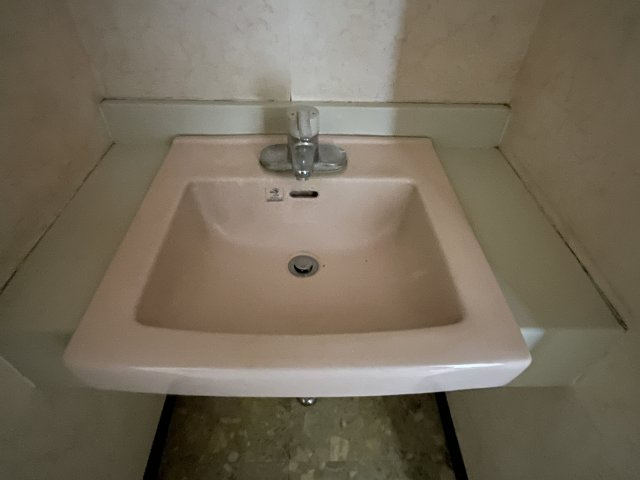 登竜ビルの洗面所