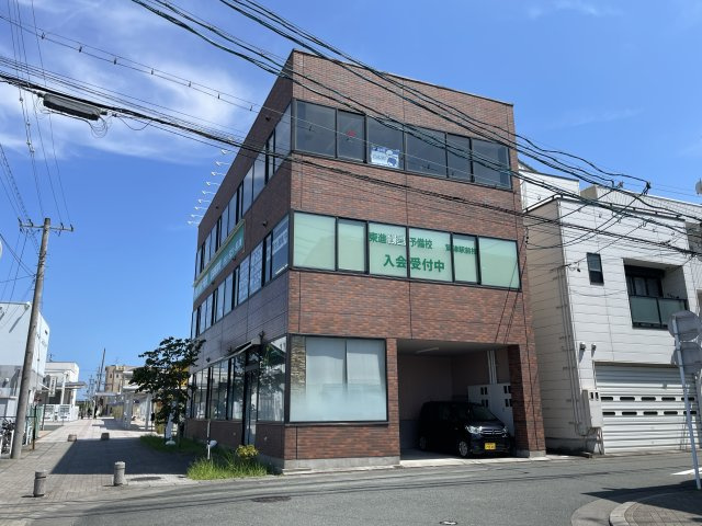 登竜ビルの外観