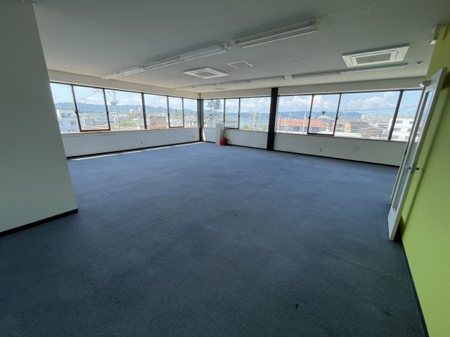 登竜ビルの内装