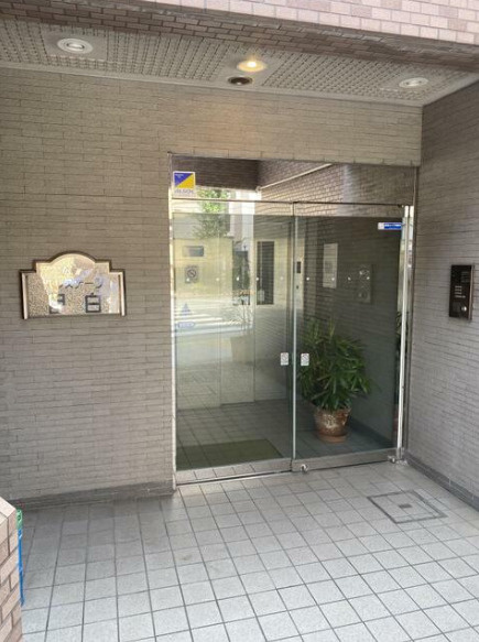 豊島区目白１丁目の賃貸マンションのエントランス