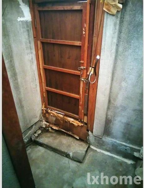 岸部南連棟貸家の洗面所|コンパクトで使いやすい洗面所