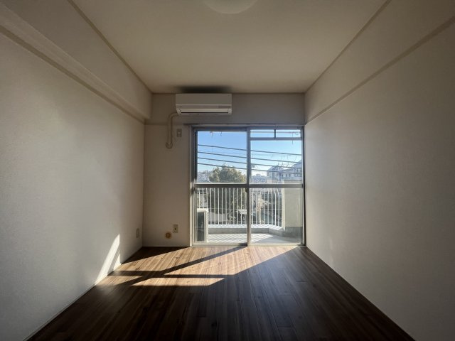 YKハイツ高丸の寝室