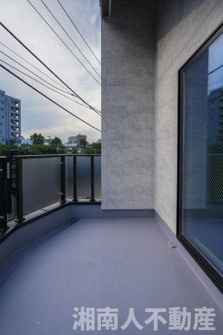 藤沢市川名１丁目１新築戸建のバルコニー|開放的で明るい空間を演出してくれるバルコニーです