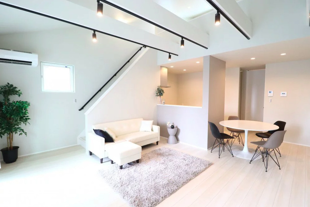 西の土居町2丁目　中古戸建（新築未入居）の居間・リビング