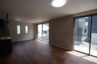 【居間・リビング】 | 【仲介手数料無料！！】府中市四谷3丁目　新築戸建て（全1棟）1号棟　6780万円