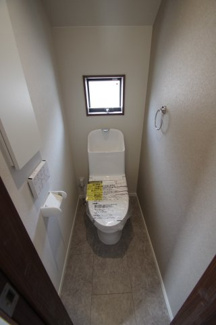 【トイレ】 | 【仲介手数料無料！！】府中市四谷3丁目　新築戸建て（全1棟）1号棟　6780万円