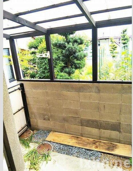 平尾ハイツのバルコニー|バルコニーからの眺めを楽しみながら食事をしませんか