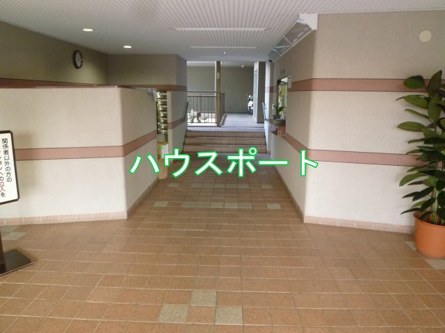 【エントランス】 | ルネ伏見東