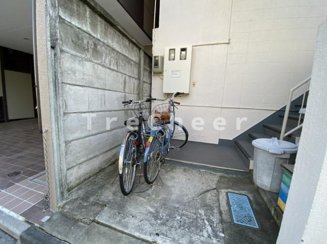 岡田荘のエントランス