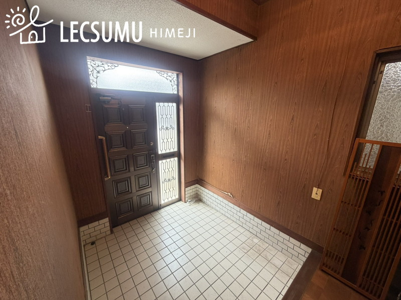 姫路市御立西3丁目/中古戸建の玄関