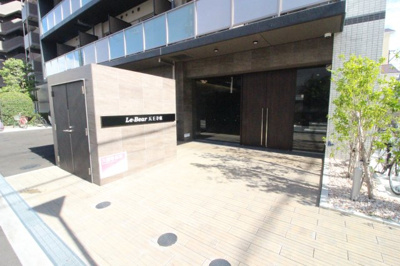 【ロビー】 | Le-Bear天王寺東 | 建物前
