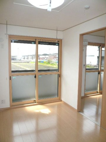 ブラン・ブルー Dの洋室