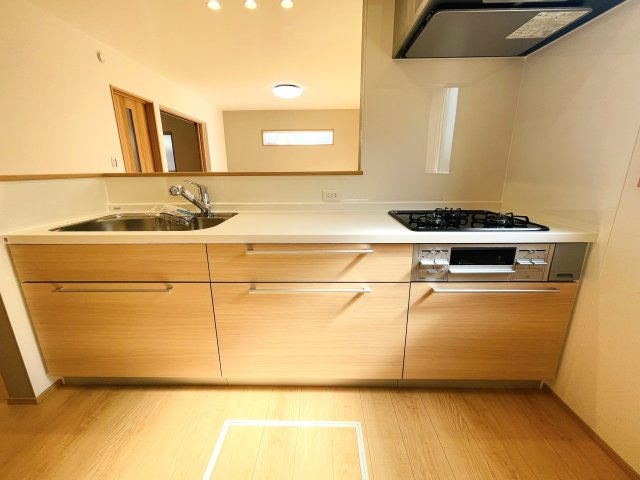 【キッチン】 | 本庄市西五十子第２期　ワイウッドコート　新築戸建　全7区画　3号棟