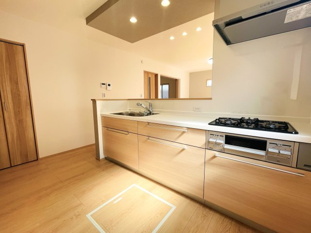 【キッチン】 | 本庄市西五十子第２期　ワイウッドコート　新築戸建　全7区画　3号棟