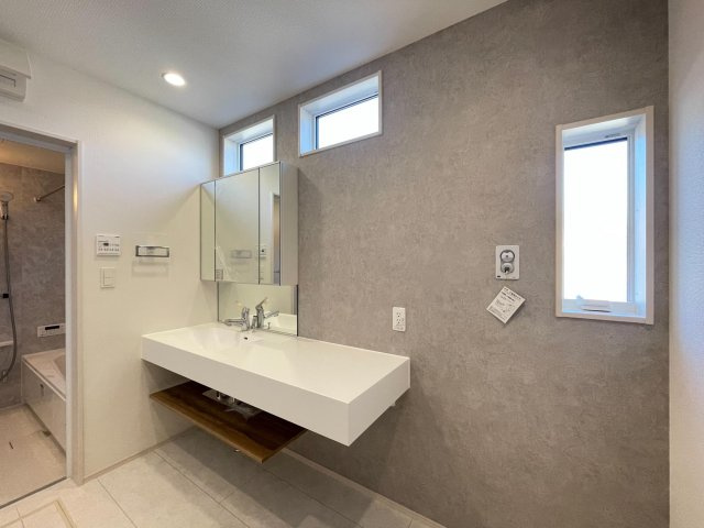 豊田市平山町1丁目　新築分譲住宅　全2棟　1号棟の独立洗面台