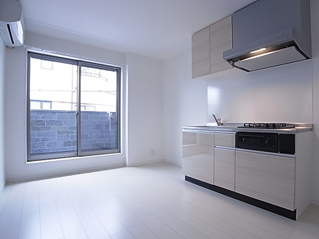 神戸市須磨区東町２丁目のアパートの居間・リビング|リビング室内