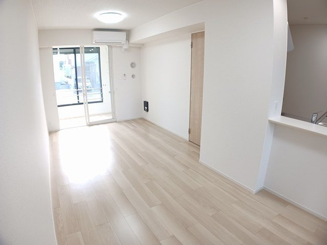 トリエステ　Ｂの居間・リビング