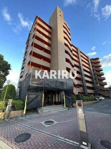 シャトーレイクルイーズの外観