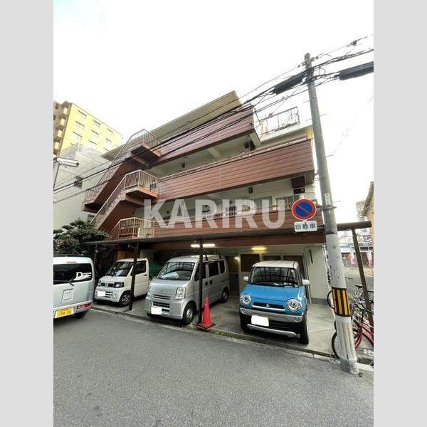 ウスヰマンションのエントランス