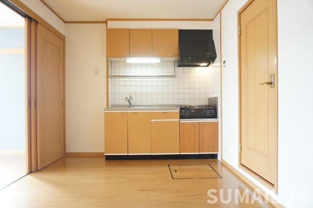 ハウスガーデン楡木４番館の居間・リビング