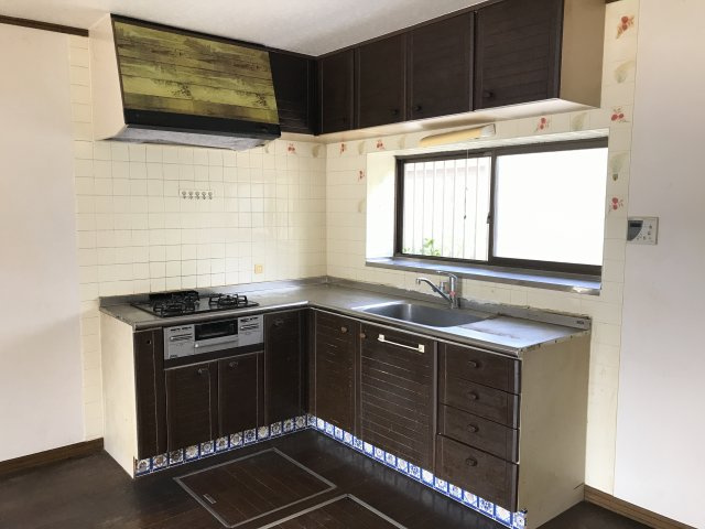 『吹上駅』南口11分の中古戸建。南西接道で陽当たり良好のキッチン