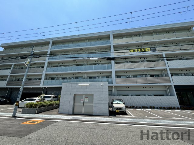 MAXIV CROS 江坂の外観