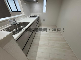 【キッチン】 | 神戸市垂水区神陵台8丁目　新築戸建1号棟　仲介手数料無料！ | きれいなキッチンです