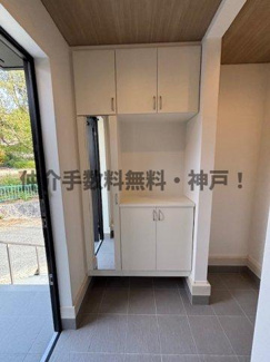 【玄関】 | 神戸市垂水区神陵台8丁目　新築戸建1号棟　仲介手数料無料！ | 玄関です