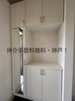 【玄関】 | 神戸市垂水区神陵台8丁目　新築戸建1号棟　仲介手数料無料！ | きれいな玄関です
