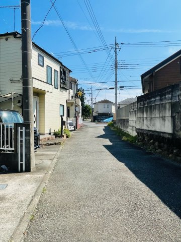 あきる野市瀬戸岡　中古戸建の前面道路含む現地写真|前面道路