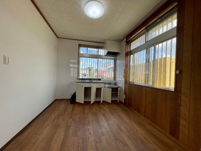 【居間・リビング】 | 金城貸家