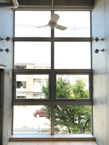 エグゼK&KⅢの設備|LDK11.1帖の大きな窓