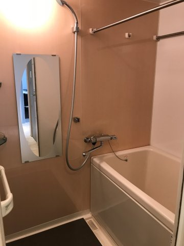 エグゼK&KⅢの浴室|大きなシャワーヘッド付き浴室