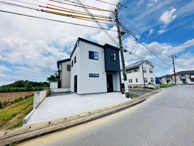 【前面道路含む現地写真】 | 土浦市中《新築戸建て物件♪》　