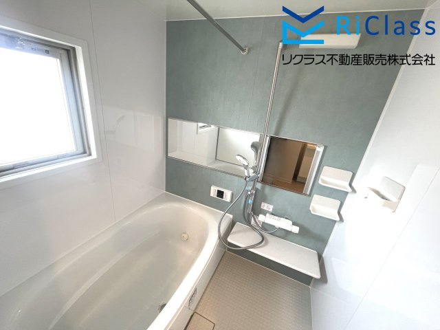 ワコーレグランディール御旅の浴室|お風呂です
浴室乾燥機付です
窓もあります