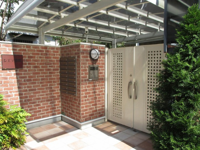 【エントランス】 | シエテ淡路 | きれいにお手入れされたエントランスです