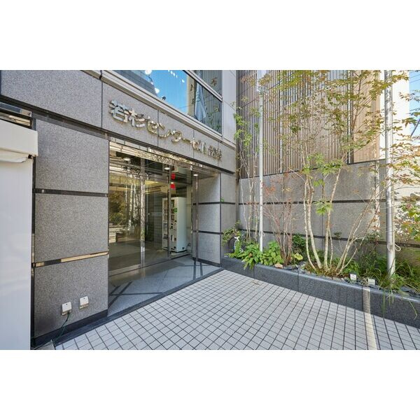 若杉センタービル別館の外観