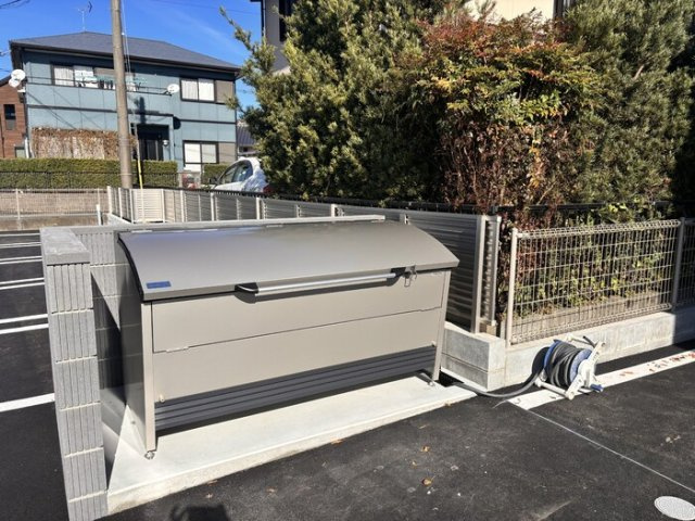 ロイヤルグレースのその他共用部分|便利な敷地内ゴミ置き場もあります♪