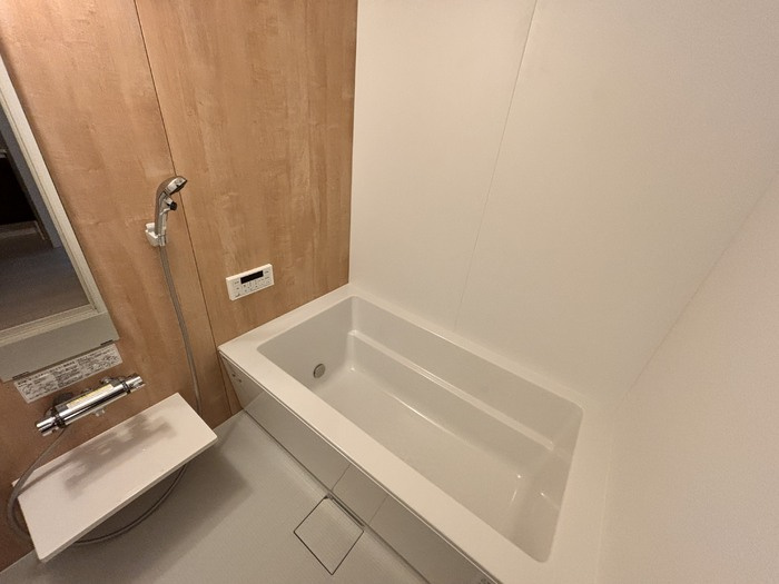 ロイヤルグレースの浴室|追い焚き付きのお風呂です♪