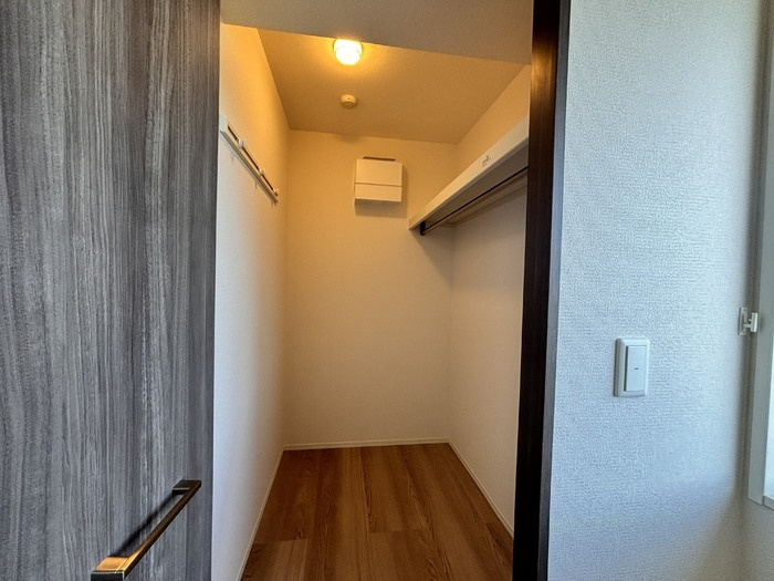 ロイヤルグレースの収納|ウォークインクローゼットなので収納豊富です★