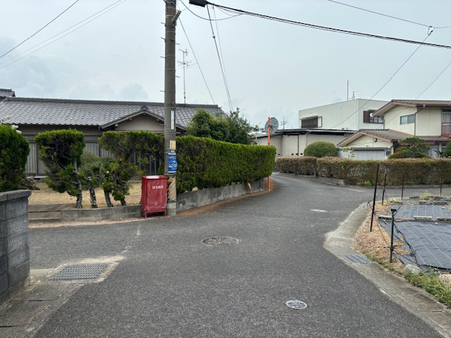 岡山市東区西大寺川口　売土地の前面道路含む現地写真