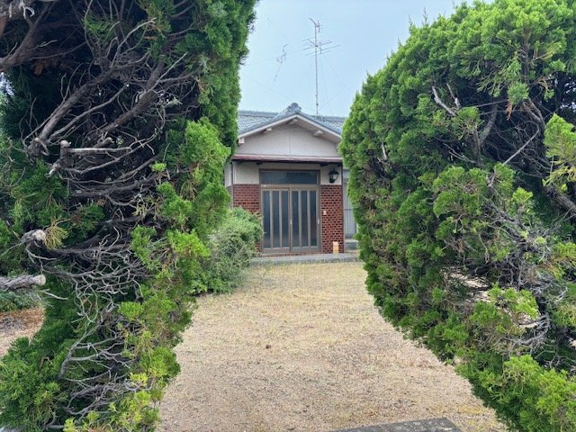 岡山市東区西大寺川口　売土地の外観|建物有り。現況渡しとなります。