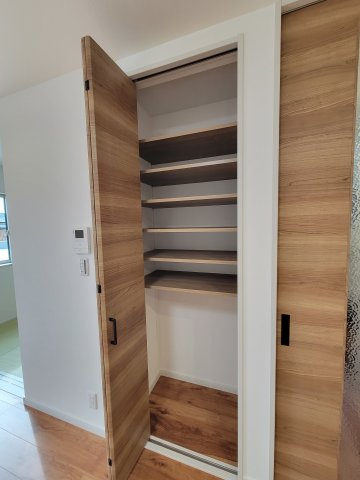 備前・新築戸建の居間・リビング