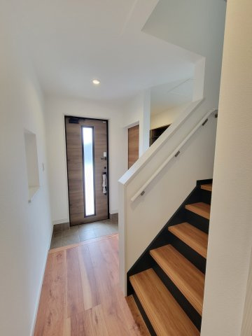 備前・新築戸建の玄関